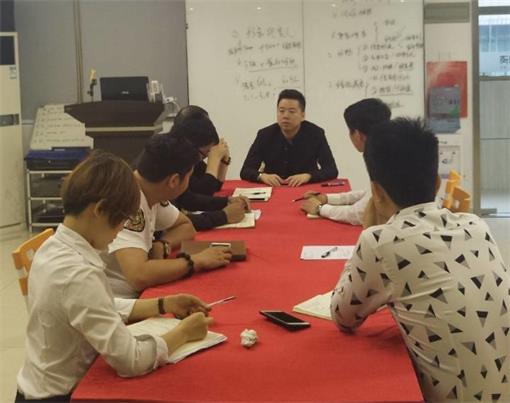 源派走進(jìn)丑小鴨美業(yè)，開展微信營(yíng)銷培訓(xùn)